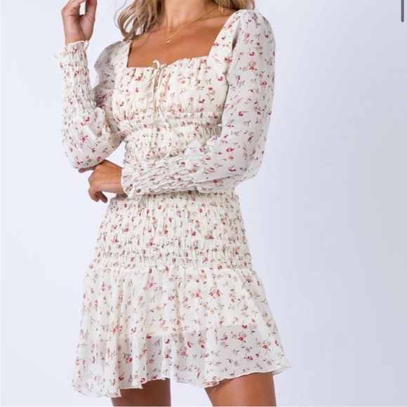 Princess Polly Seager Smocked Long Sleeve Floral Dress - Picture 2 of 10